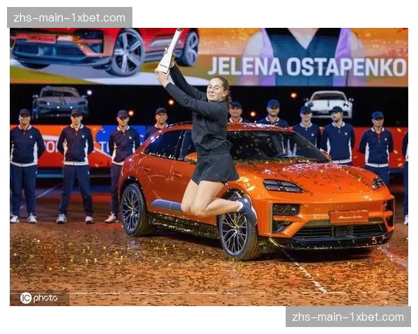 WTA1000斯图加特站，斯瓦泰克三盘战胜萨巴伦卡夺冠